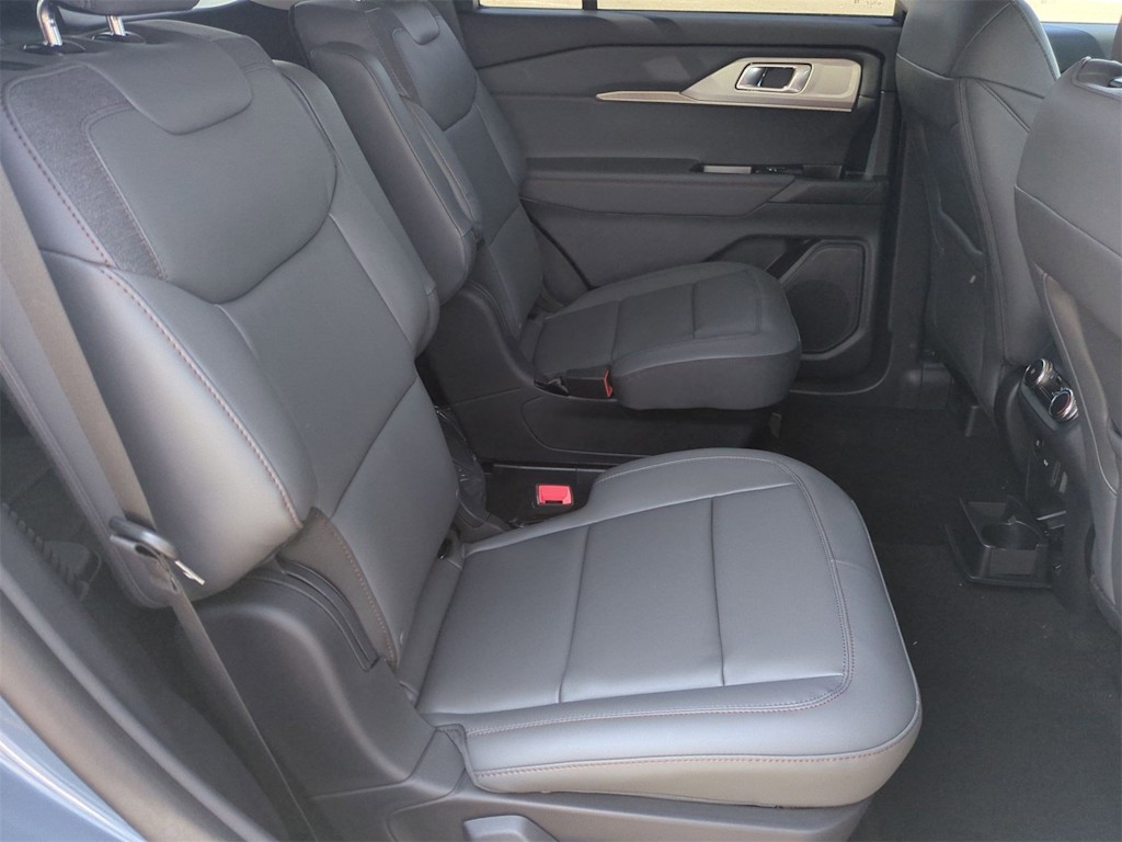 Thumbnail: 2025 Ford Explorer - 32