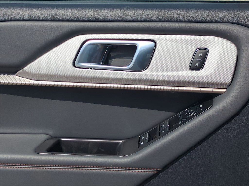 Thumbnail: 2025 Ford Explorer - 32