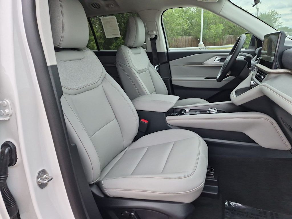 Thumbnail: 2026 Ford Explorer - 12