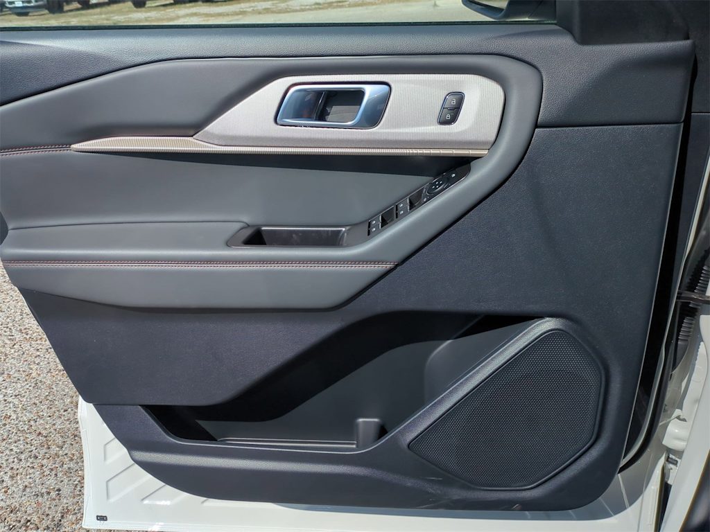 Thumbnail: 2025 Ford Explorer - 31