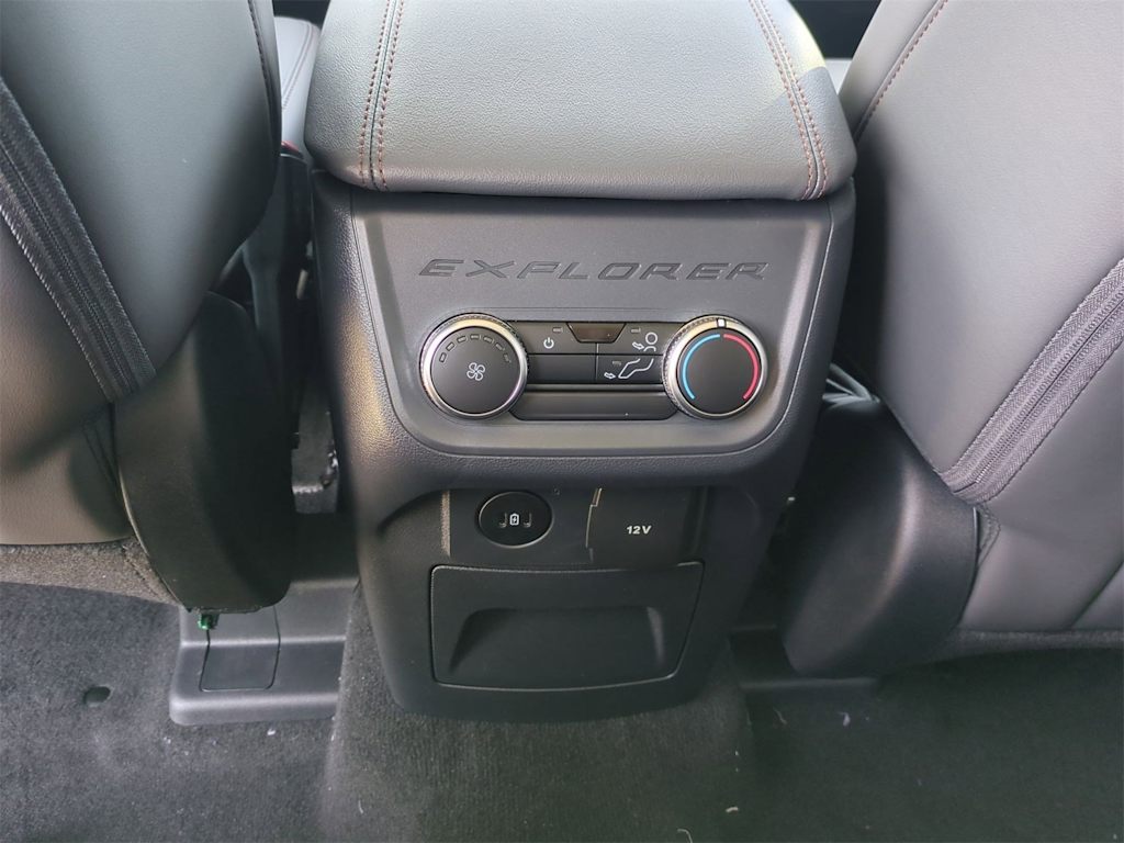 Thumbnail: 2025 Ford Explorer - 30