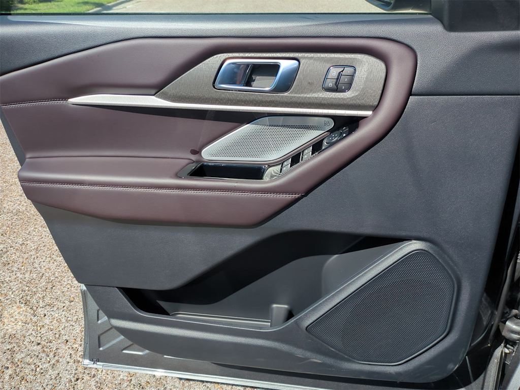 Thumbnail: 2025 Ford Explorer - 32