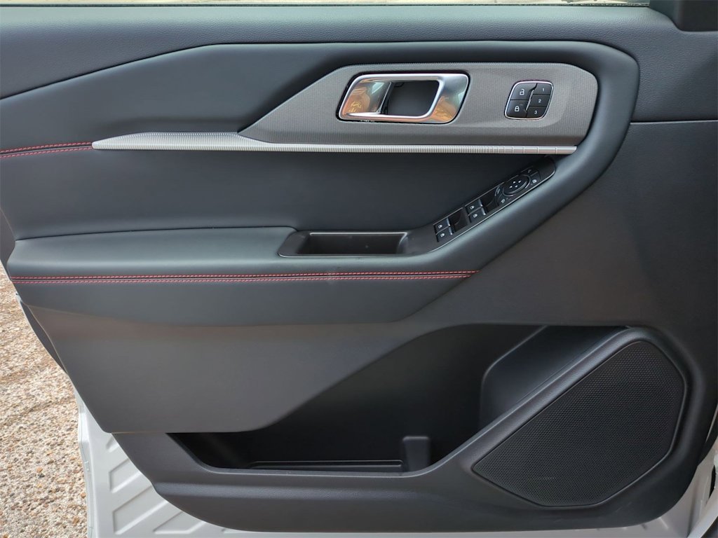 Thumbnail: 2025 Ford Explorer - 31