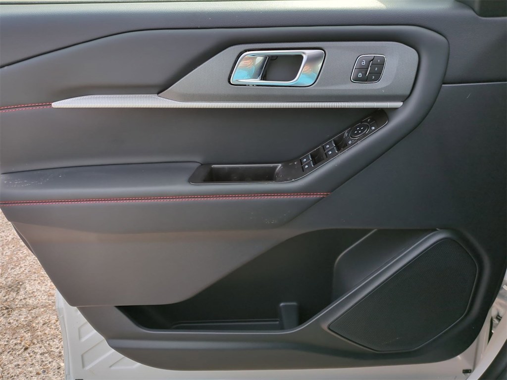 Thumbnail: 2025 Ford Explorer - 31