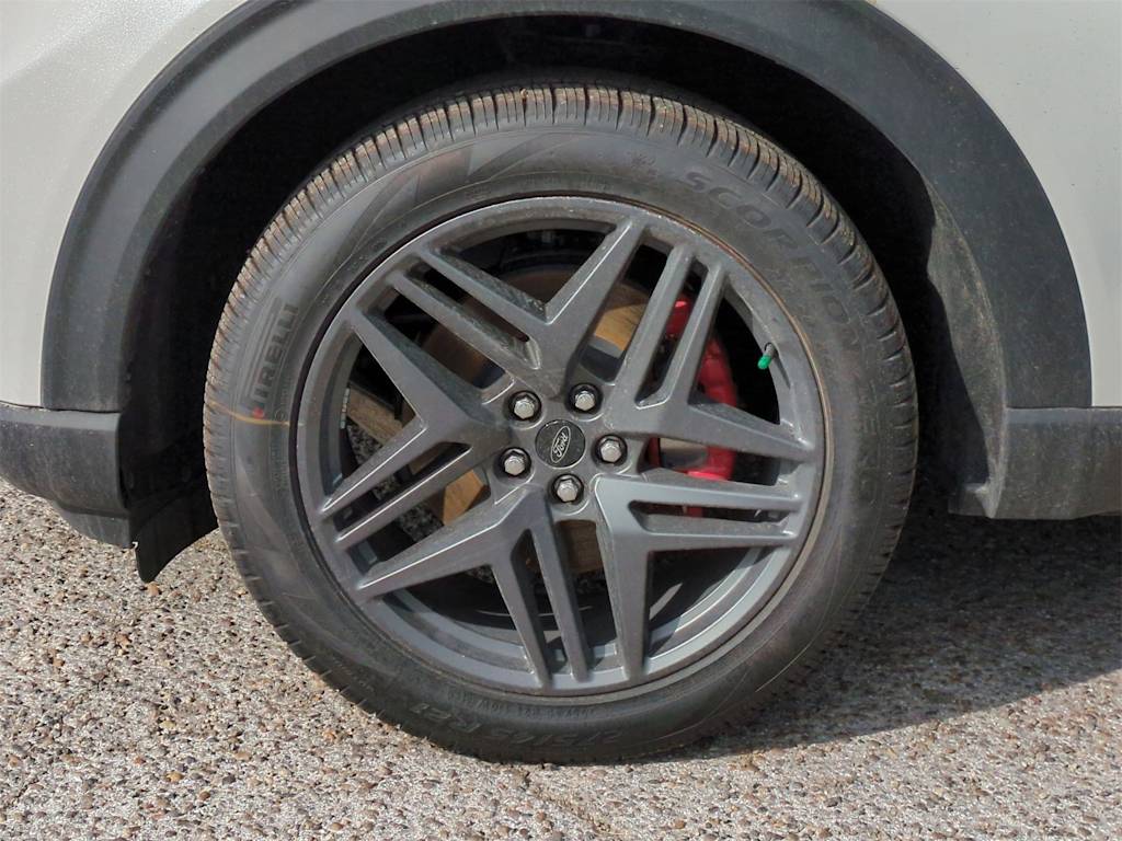 Thumbnail: 2025 Ford Explorer - 8