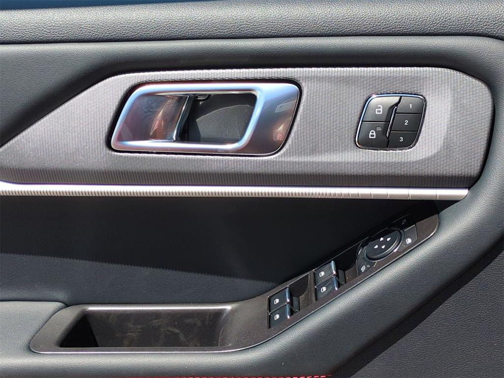 Thumbnail: 2025 Ford Explorer - 32