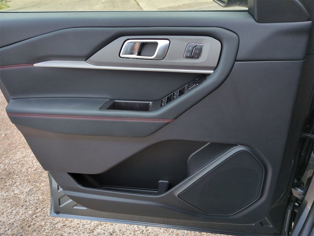 Thumbnail: 2025 Ford Explorer - 31