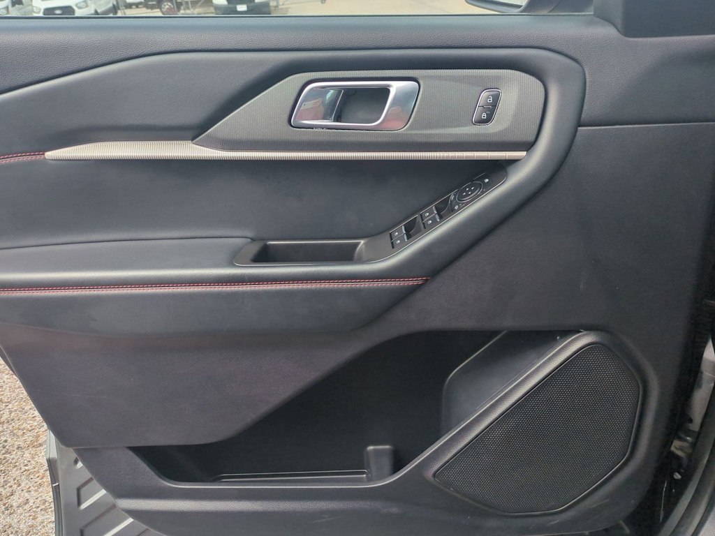 Thumbnail: 2025 Ford Explorer - 31