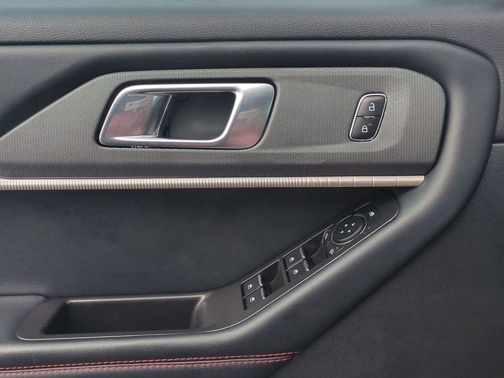 Thumbnail: 2025 Ford Explorer - 32