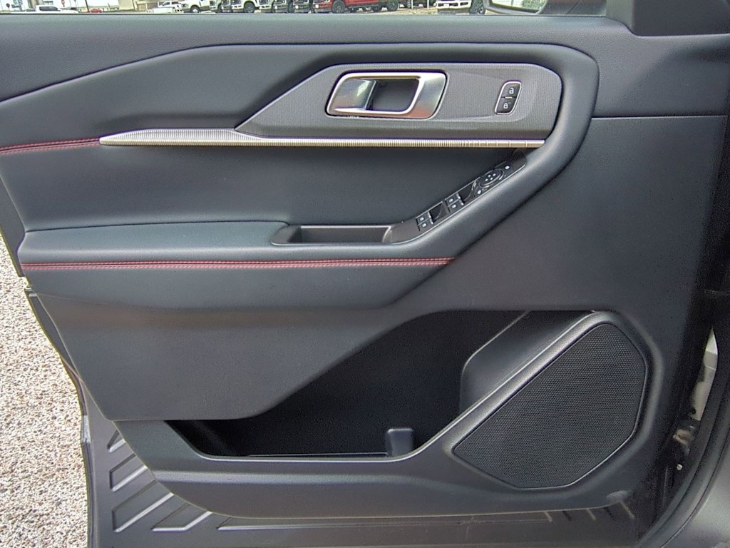 Thumbnail: 2025 Ford Explorer - 30