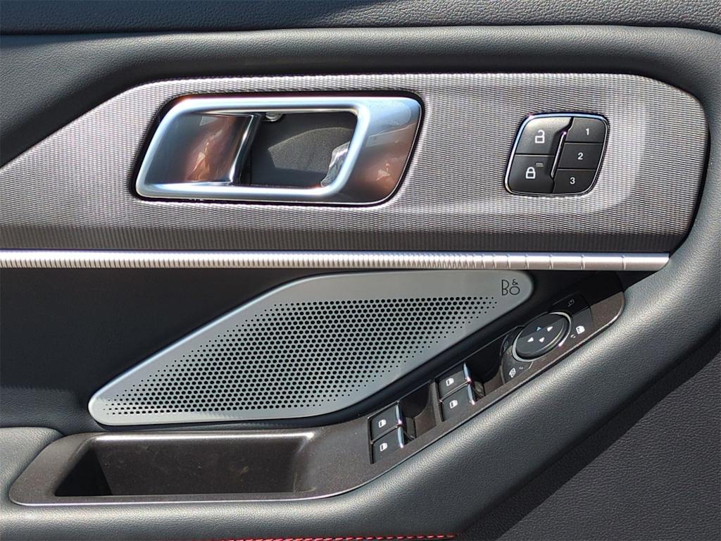 Thumbnail: 2025 Ford Explorer - 33