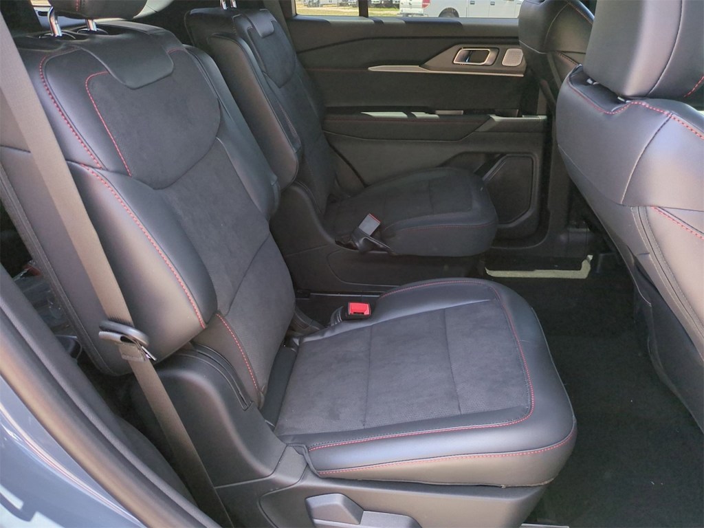 Thumbnail: 2025 Ford Explorer - 34