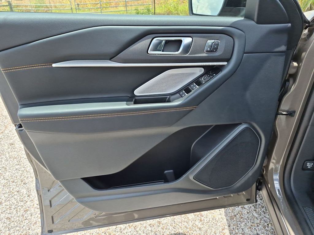Thumbnail: 2026 Ford Explorer - 32
