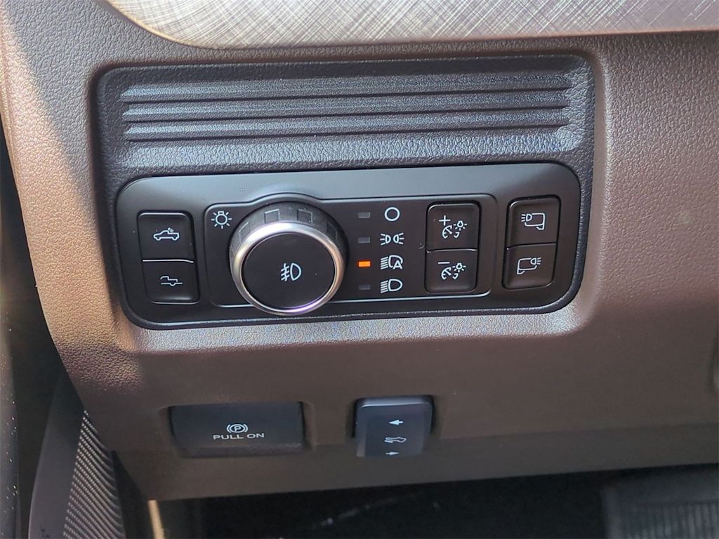 Thumbnail: 2025 Ford F-250 - 28