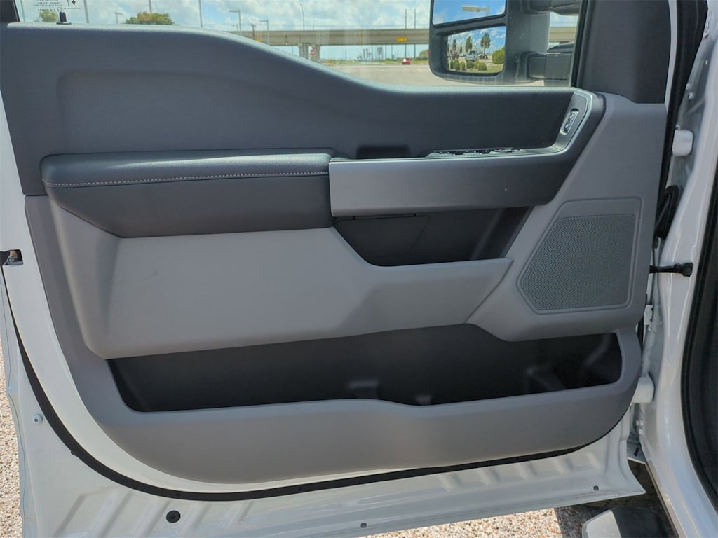 Thumbnail: 2025 Ford F-250 - 27