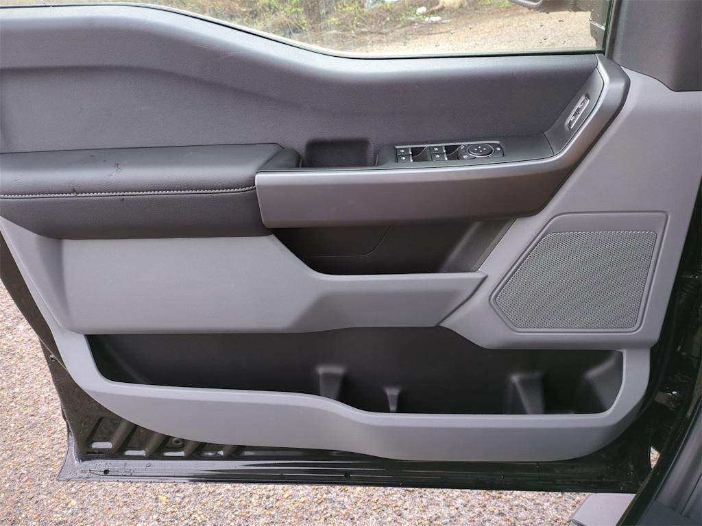 Thumbnail: 2025 Ford F-250 - 29