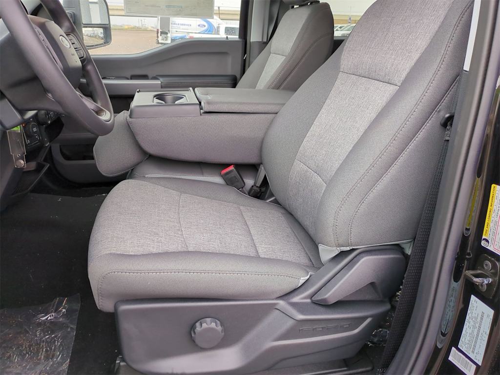 Thumbnail: 2025 Ford F-250 - 10