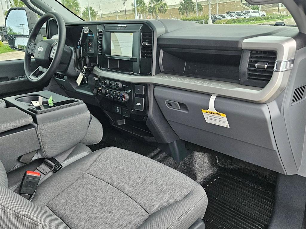 Thumbnail: 2025 Ford F-350 - 13