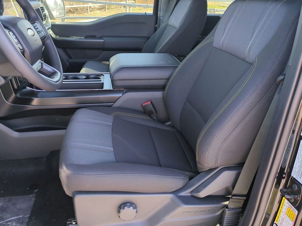 2025 Ford F-150 STX 9