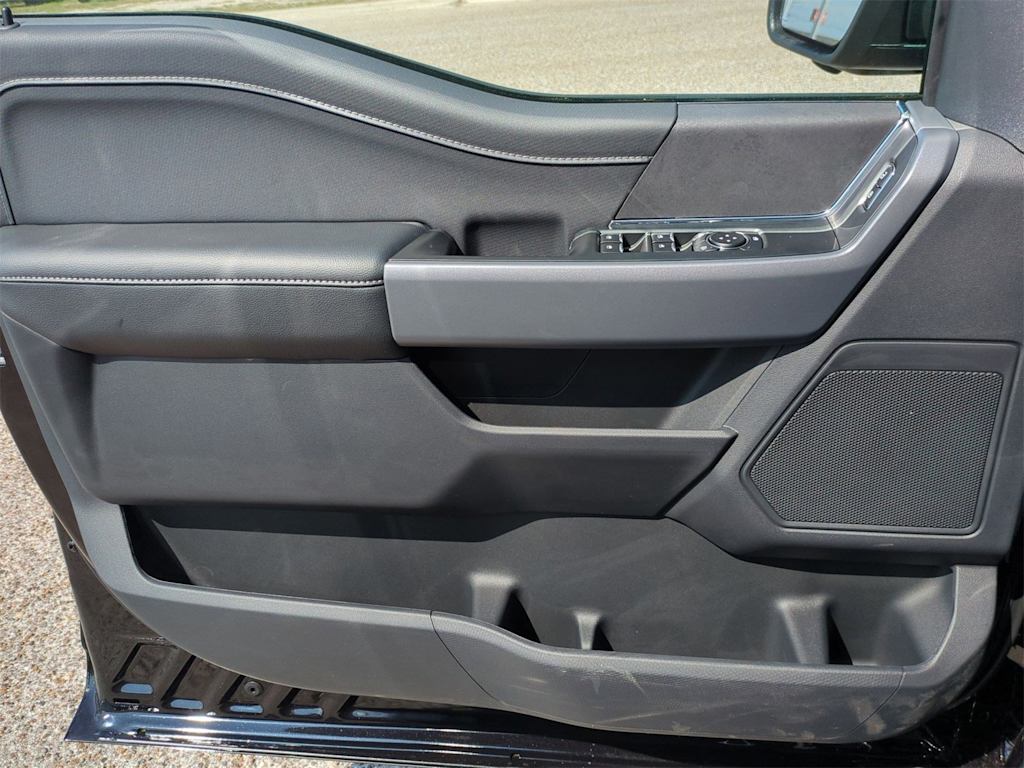 Thumbnail: 2025 Ford F-150 - 32