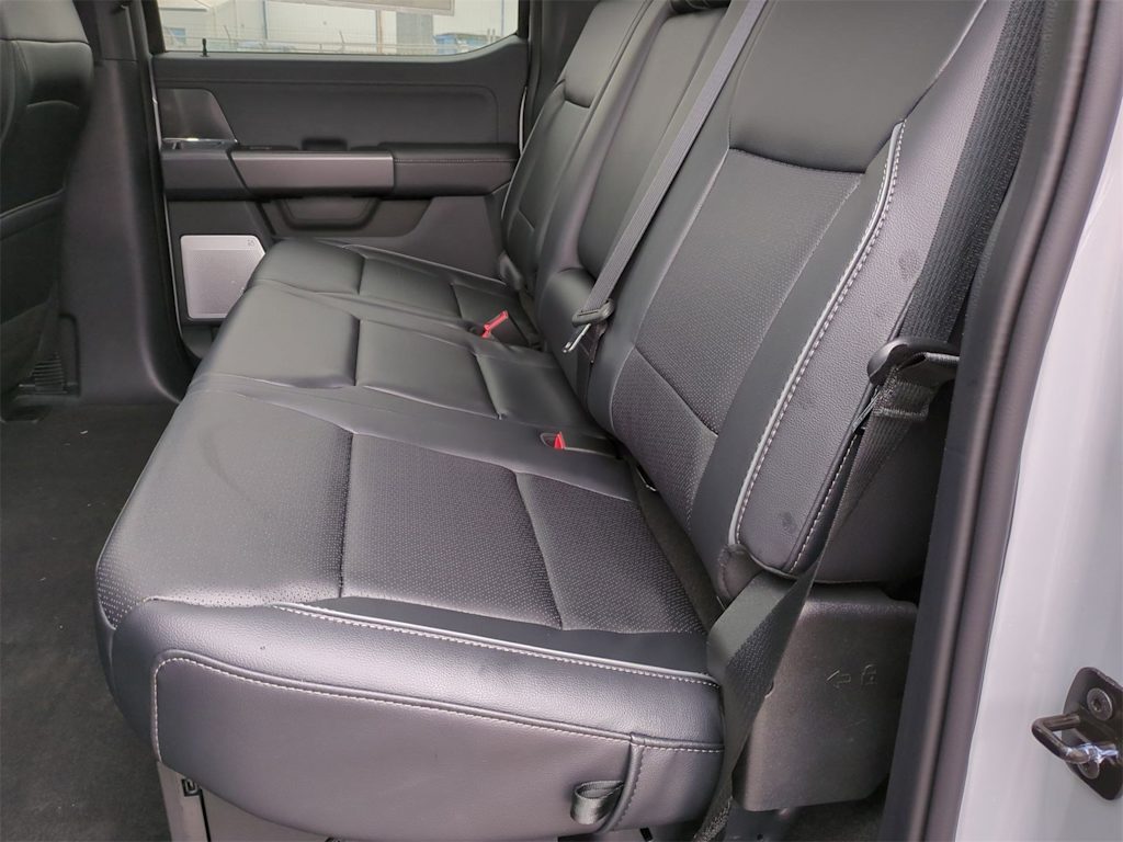 2025 Ford F-150 Lariat 12