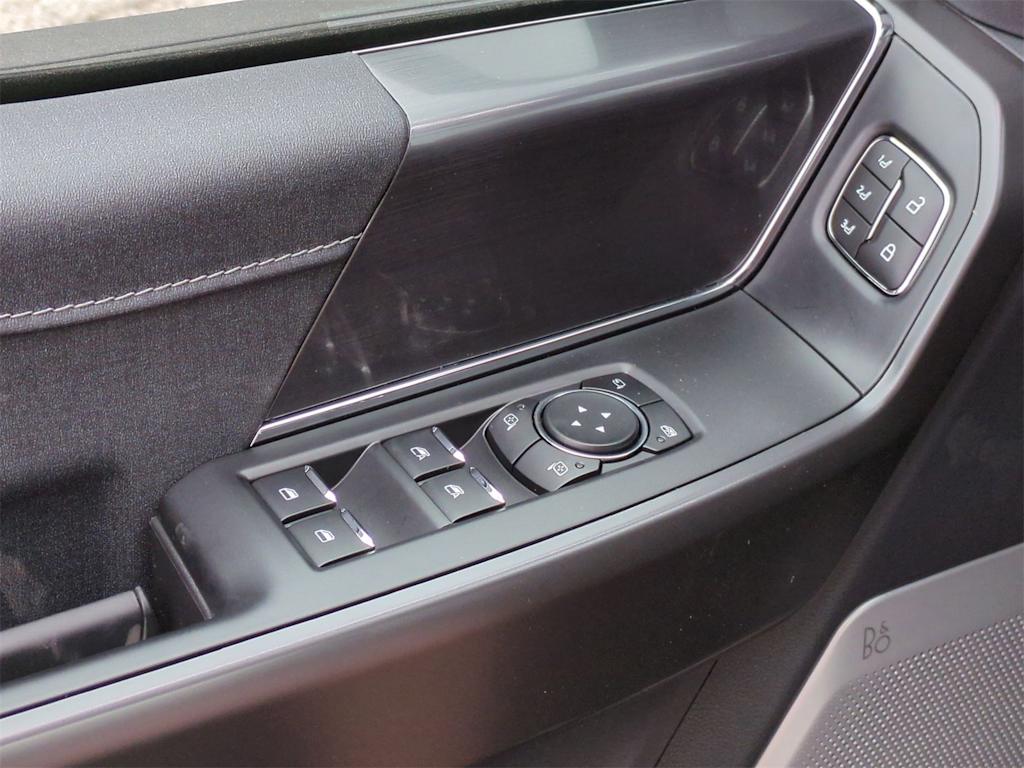 2025 Ford F-150 Lariat 33