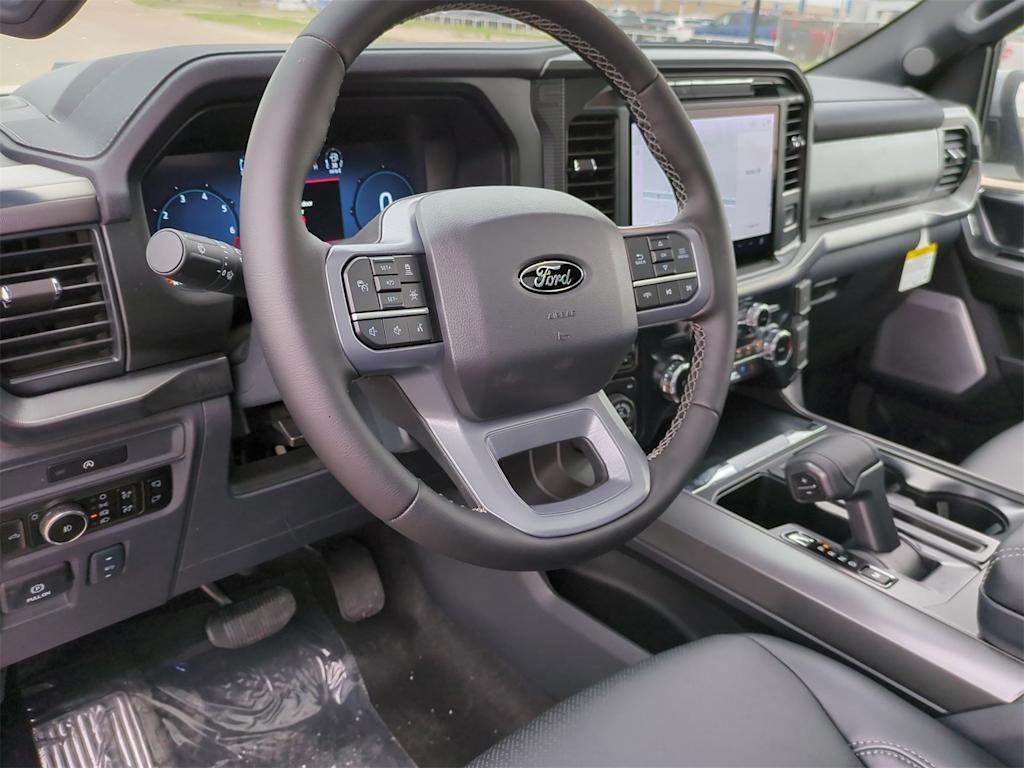 2025 Ford F-150 Lariat 2