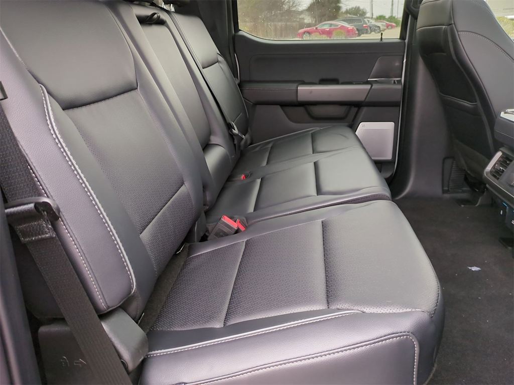 2025 Ford F-150 Lariat 34