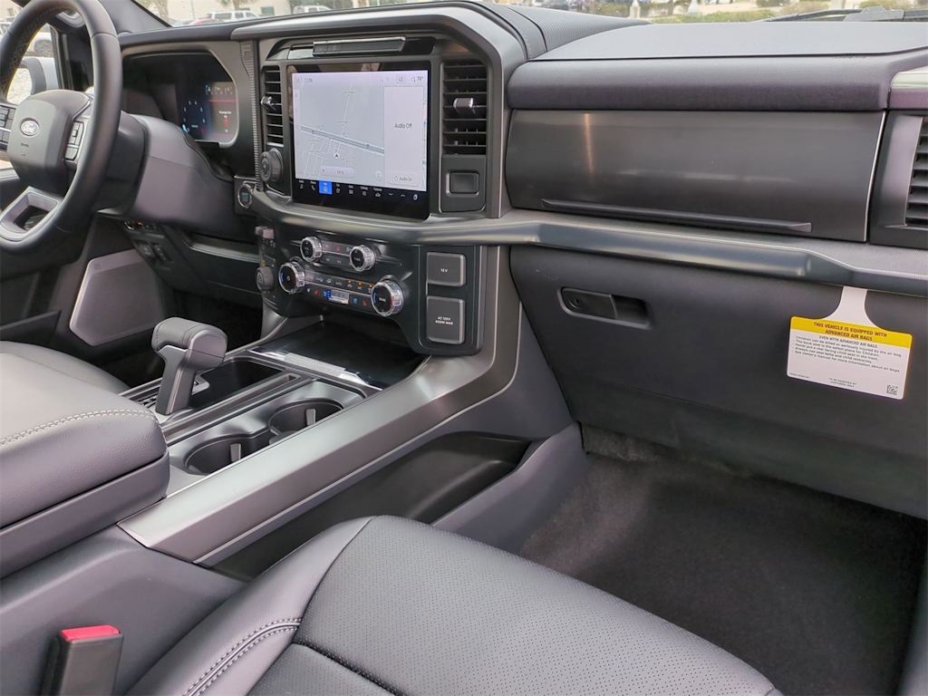 2025 Ford F-150 Lariat 13