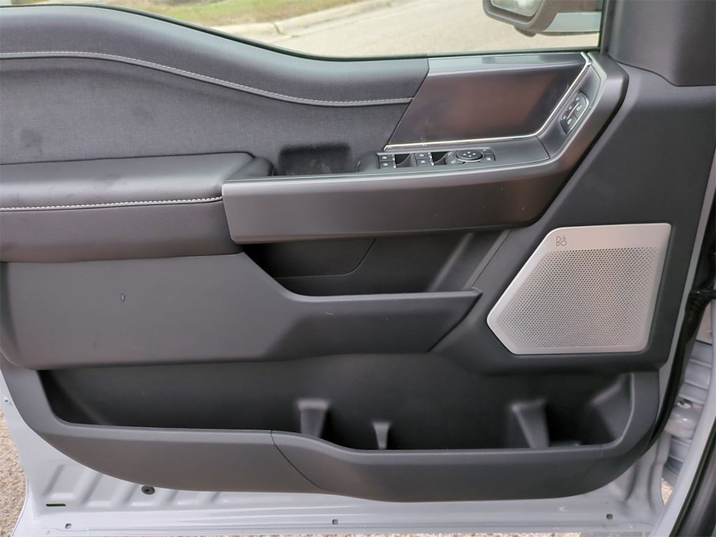 2025 Ford F-150 Lariat 32