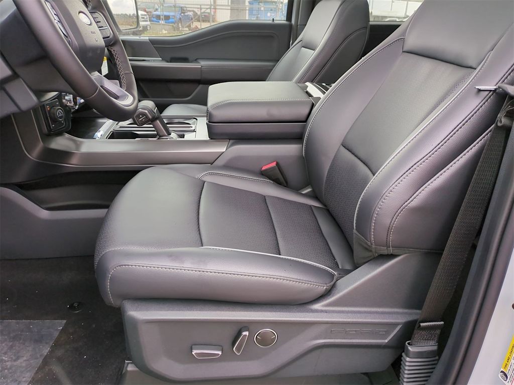 2025 Ford F-150 Lariat 10