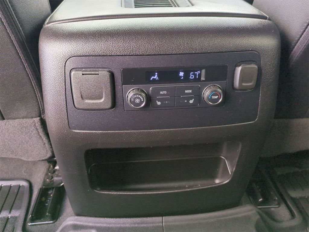 Thumbnail: 2020 Chevrolet Tahoe - 23