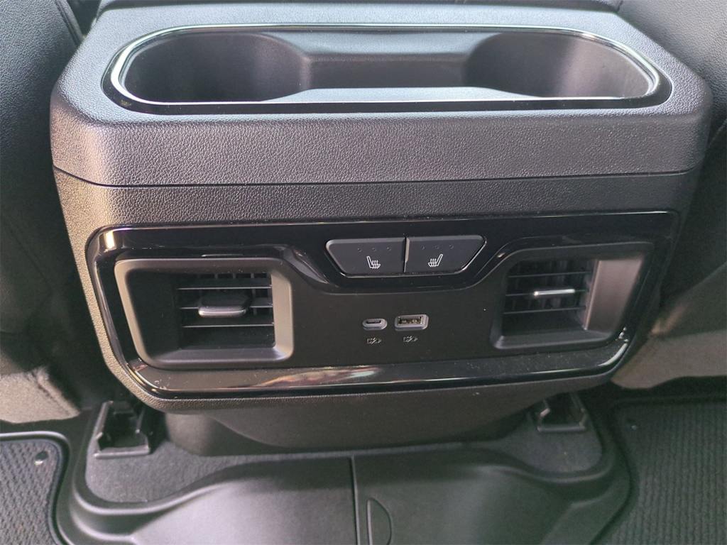 Thumbnail: 2025 GMC Sierra 2500 - 30