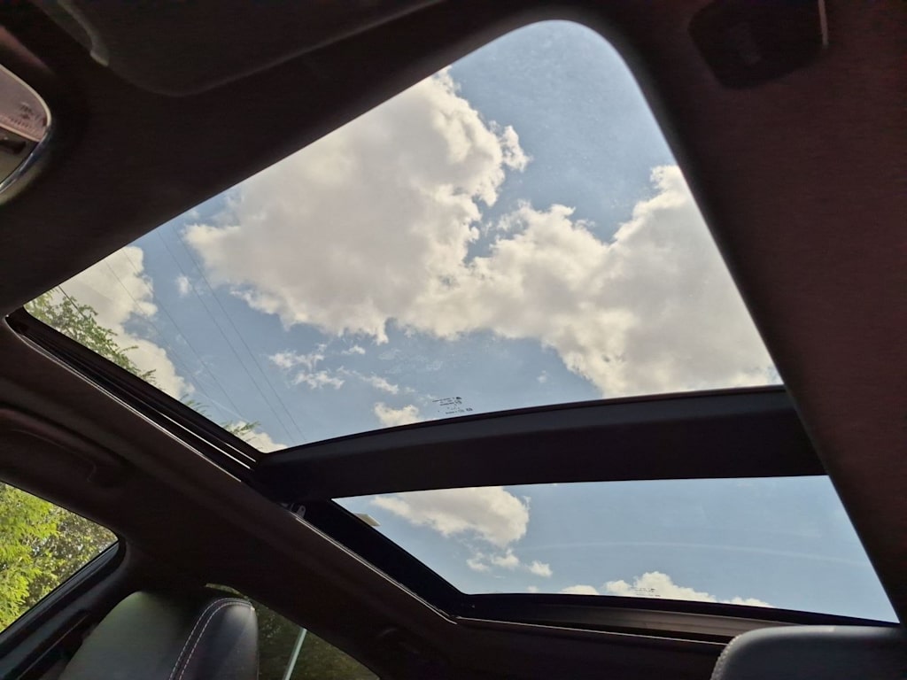 Thumbnail: 2023 Chrysler 300 - 30