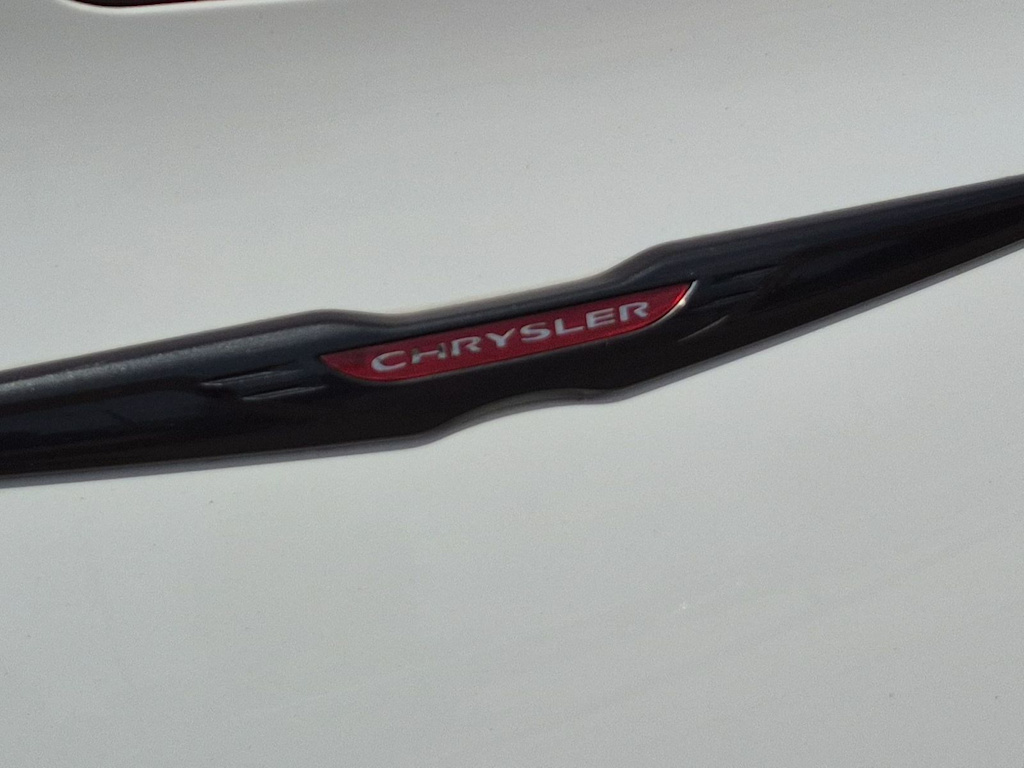 Thumbnail: 2023 Chrysler 300 - 5