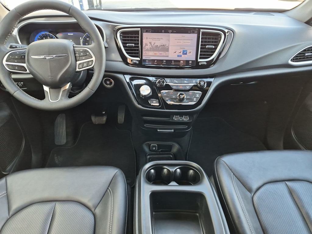 Thumbnail: 2025 Chrysler Pacifica - 2