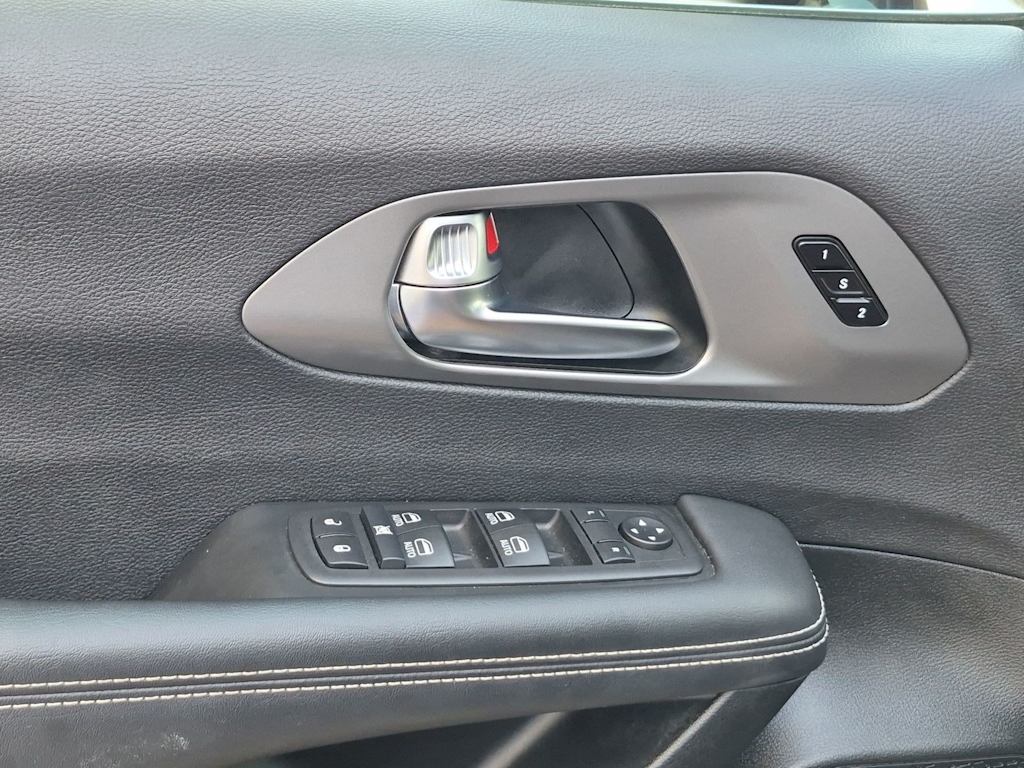 Thumbnail: 2025 Chrysler Pacifica - 28