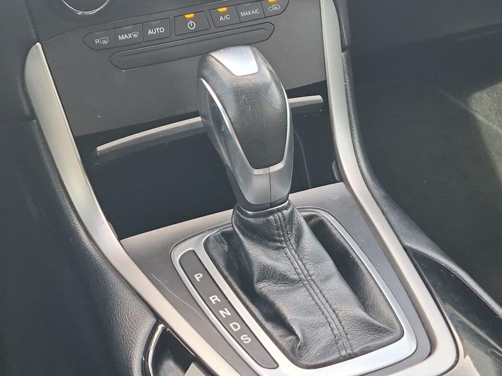 Thumbnail: 2018 Ford Edge - 16