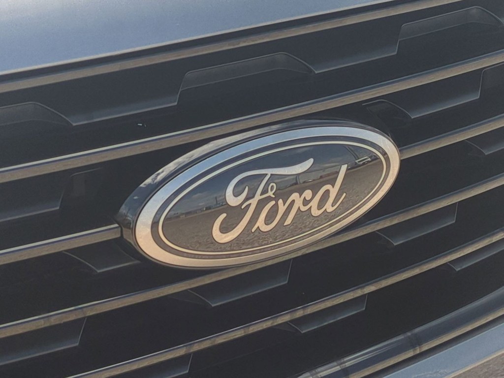 Thumbnail: 2023 Ford Edge - 6