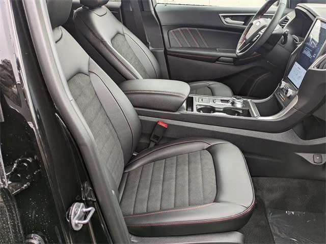 Thumbnail: 2024 Ford Edge - 22