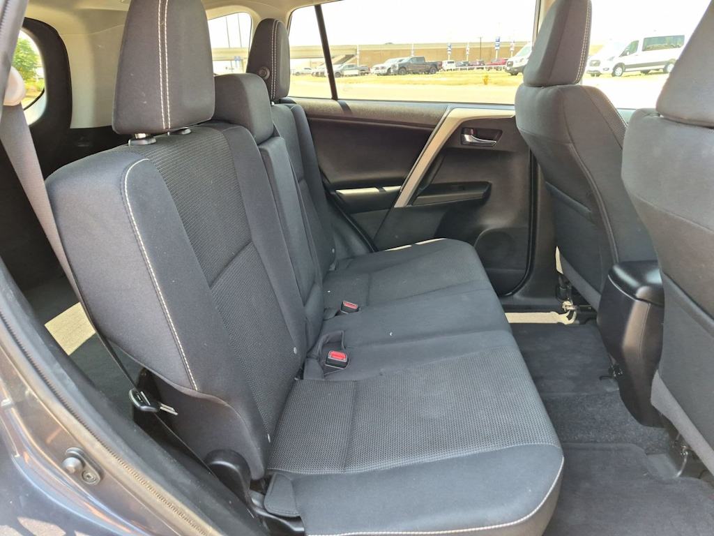 Thumbnail: 2017 Toyota RAV4 - 34