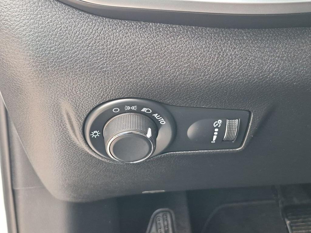 Thumbnail: 2024 Jeep Compass - 28