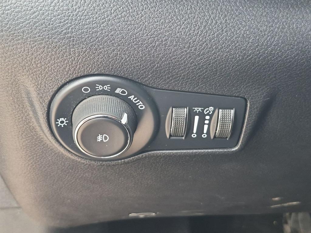 Thumbnail: 2022 Jeep Compass - 28