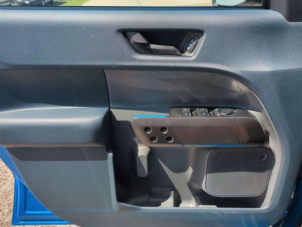 Thumbnail: 2025 Ford Maverick - 30