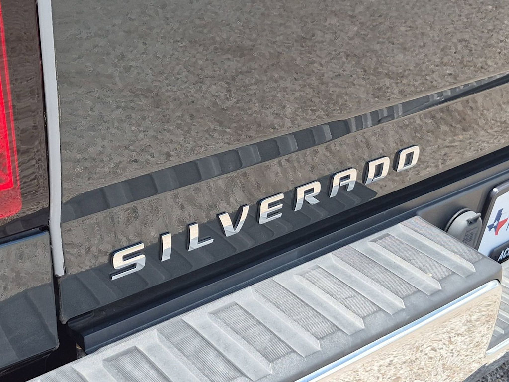 Thumbnail: 2017 Chevrolet Silverado 1500 - 32