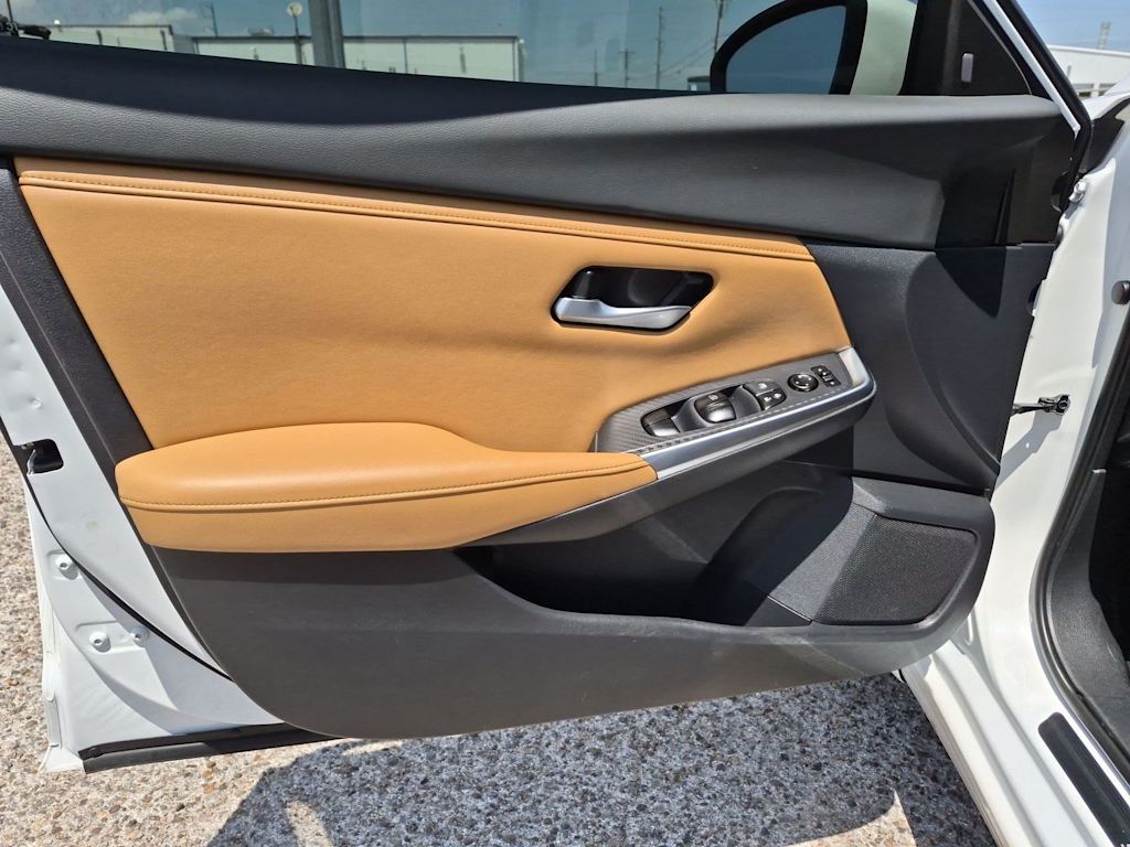 Thumbnail: 2020 Nissan Sentra - 31