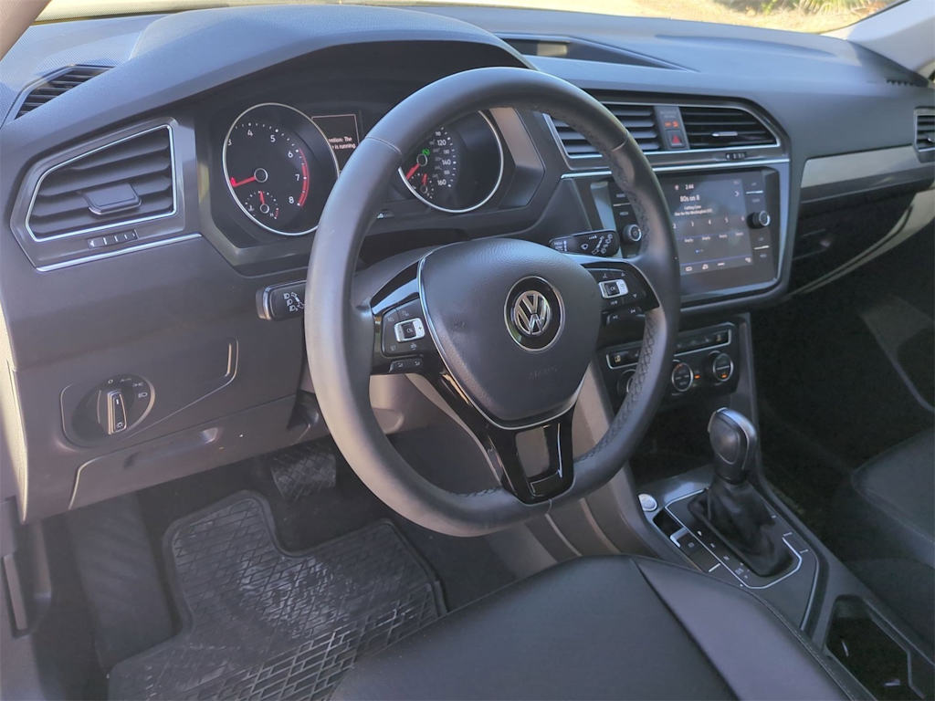 Thumbnail: 2020 Volkswagen Tiguan - 2