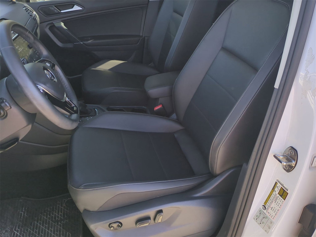 Thumbnail: 2020 Volkswagen Tiguan - 10