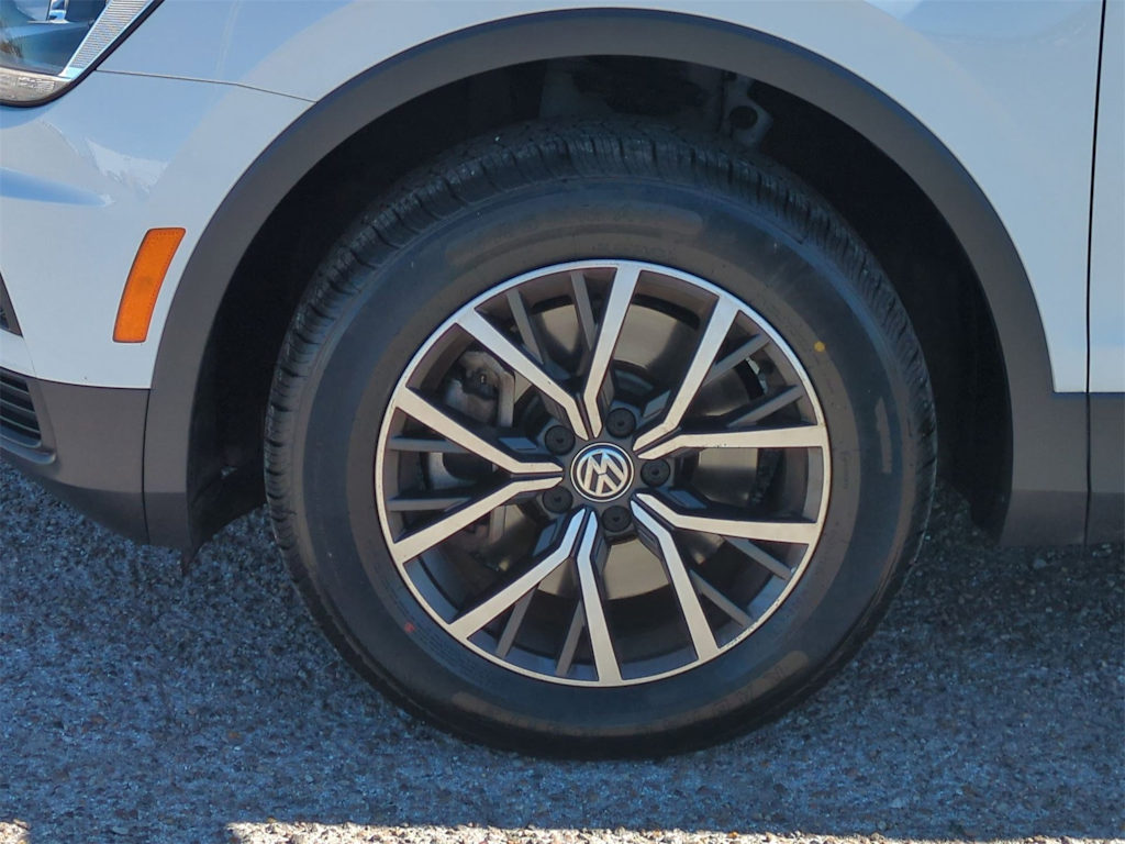 Thumbnail: 2020 Volkswagen Tiguan - 7