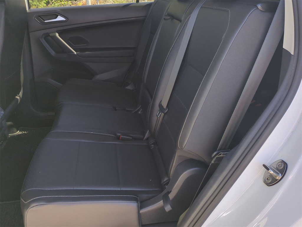 Thumbnail: 2020 Volkswagen Tiguan - 12